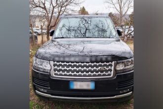 autoturism in valoare de 200 000 de lei furat din austria retinut la albita ce a declarat moldoveanul aflat la volanul masinii video 69bd191823de0