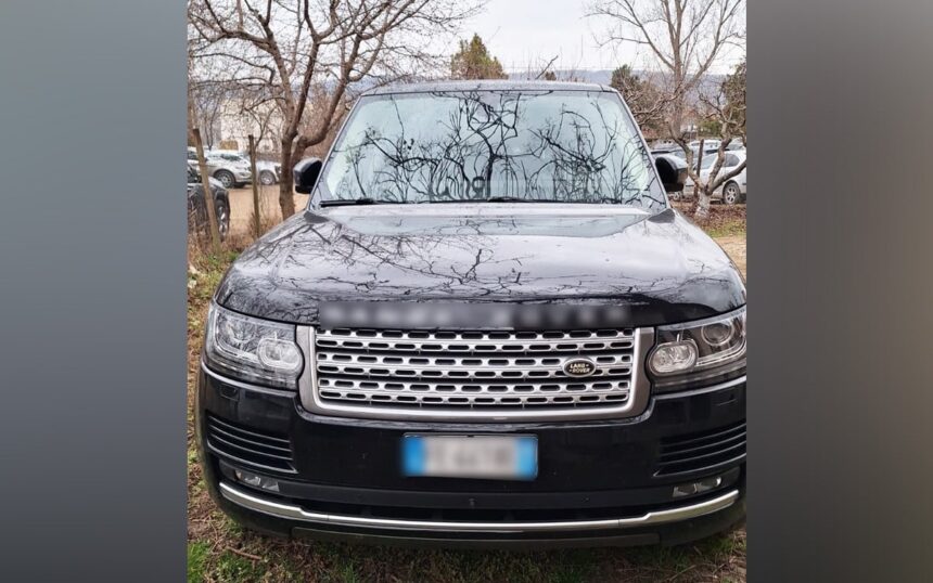 autoturism in valoare de 200 000 de lei furat din austria retinut la albita ce a declarat moldoveanul aflat la volanul masinii video 69bd191823de0