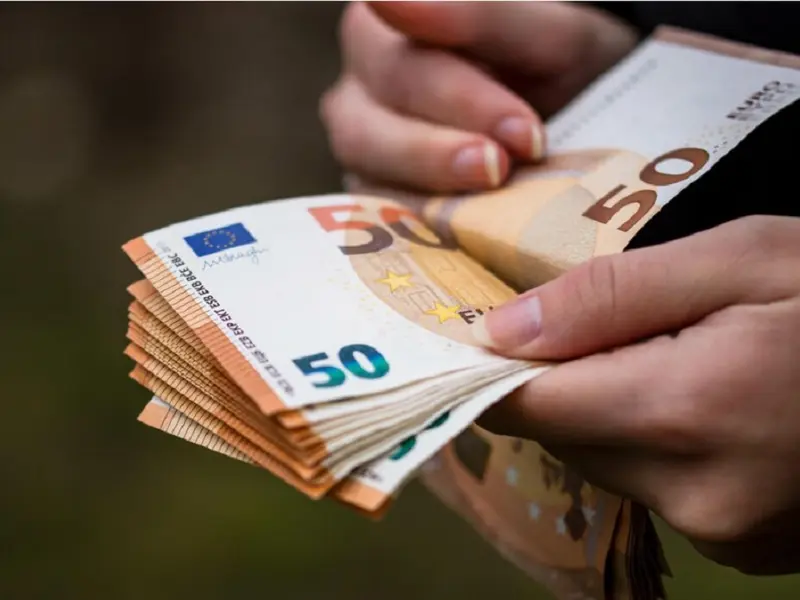 bani castigati din strainatate cine trebuie sa plateasca impozitul pe venit si in ce situatii se plateste si cass 69b61376238c9