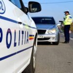 barbat filmat in timp ce ii ofera unui politist 200 de lei in timp ce agentul ii dadea avertisment pentru ca nu a purtat centura de siguranta video 69cba087ea3d6