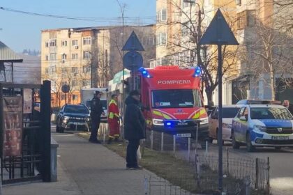 batran injunghiat la biserica in timpul slujbei de pomenire politistii il cauta pe agresor 69abf2c1ed9dd