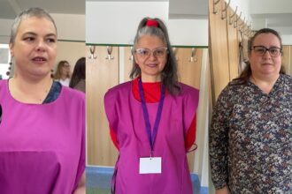 cancerul nu inseamna neaparat moarte cei care au trecut prin boala ghideaza si incurajeaza alti bolnavi o zi printre pacientii voluntari de la iro 69c66e7d5aae9