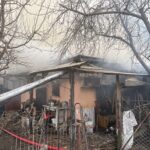 casa distrusa de flacari in comuna lespezi 69a66d884f2df