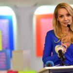 daciana sarbu va depune plangere penala impotriva oanei toiu dupa ce fiica ei nu a fost repatriata din abu dhabi 69aa9974c7c03