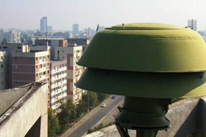 de ce nu mai suna miercuri sirenele in tot orasul decizia pare a avea legatura cu grija de a nu panica populatia in contextul razboiului din iran 69a6b56fe2218