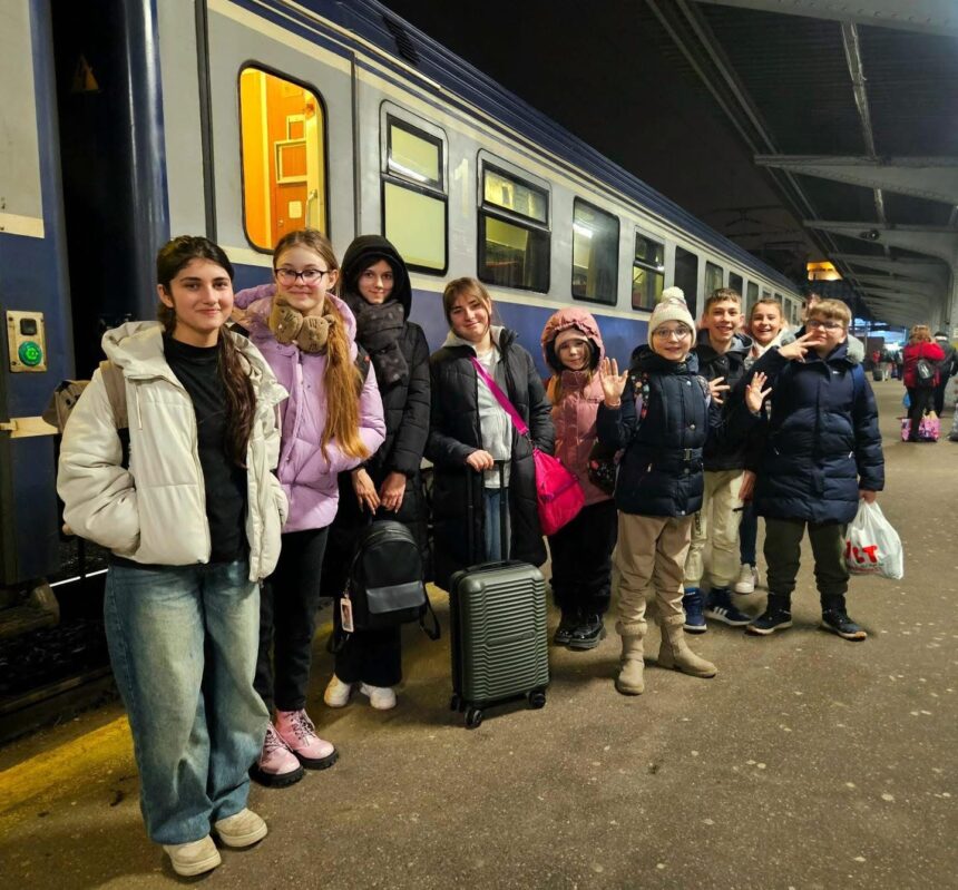 de pe ulita satului direct la legoland in danemarca noua copii de la casa share recompensati dupa performanta la o competitie nationala de robotica 69bb4edc45f53