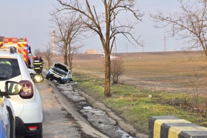 doi agenti de politie transportati la spital dupa ce autospeciala a fost acrosata de un autoturism pe dn 5 in judetul giurgiu 69a9d49e439a6