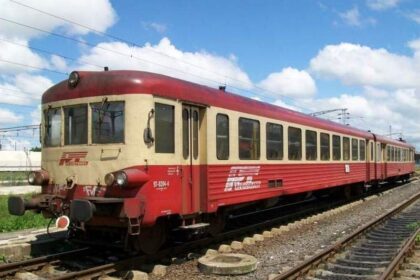 doi prieteni au coborat impreuna in halta sateasca din trenul de harlau si s au luat la cearta unul l a stropit pe celalalt cu benzina si i a dat foc 69c73368ef306