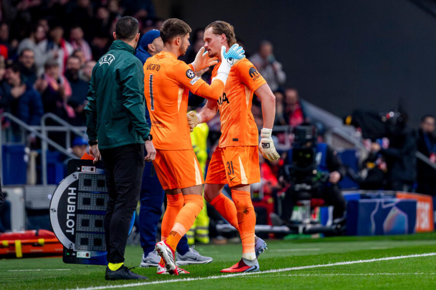 dupa ce a fost inlocuit in minutul 17 la debutul in ucl portarul ceh antonin kinsky vrea sa plece de la tottenham 69b1e6a03bdb7