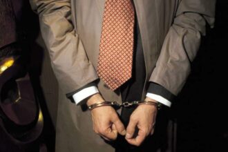 escroc care pretindea ca este evaluator al unei companii internationale arestat la iasi pentru inselaciune de peste 100 000 de euro 69b29093b67ab