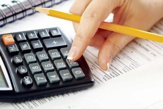 evaziune fiscala de circa 2 milioane de lei la iasi instanta a pus sechestru pe toate bunurile administratorului societatii comerciale 69b89cbe80b72