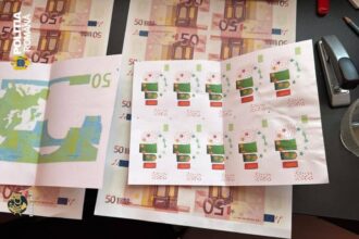fabrica de bani descoperita in suceava trei romani si un italian au falsificat 12 milioane de euro 69c2699bd6e67