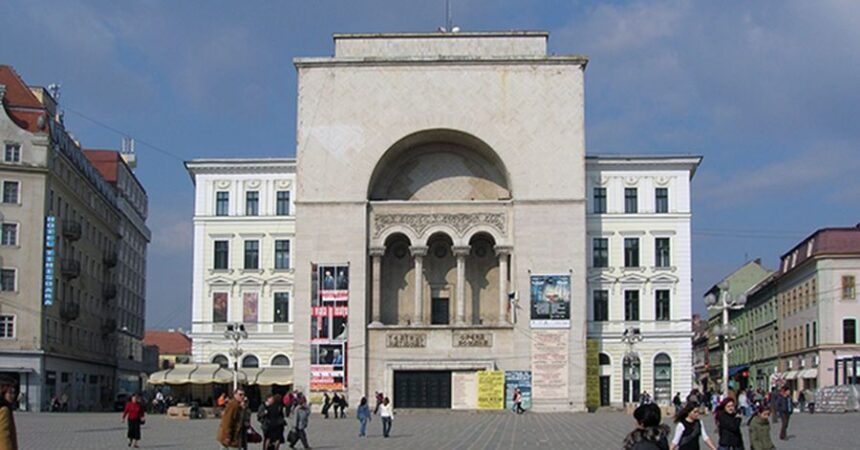 fosta conducere a operei din timisoara condamnata la inchisoare cu suspendare pentru fapte de coruptie 69a94ef844a7f
