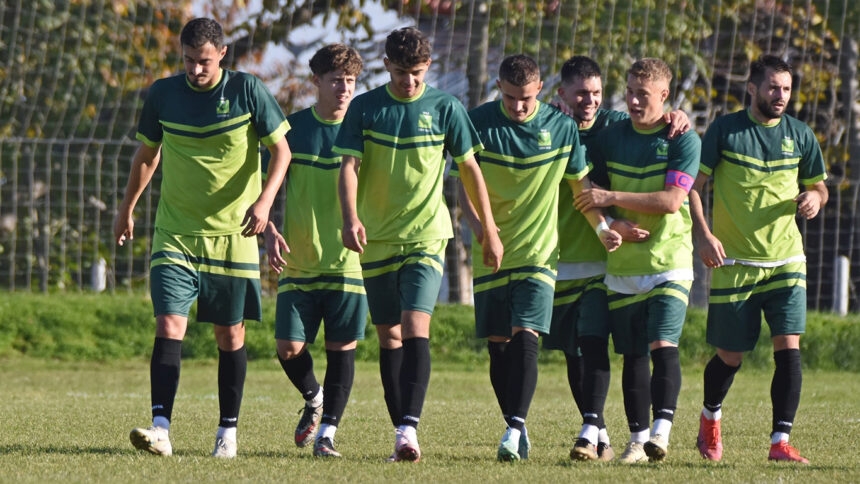 fotbal duel decisiv cu topoarele pe masa contra csm vaslui pentru calificarea in play off liga a iii a e la putere in iasi 69c5de602354f