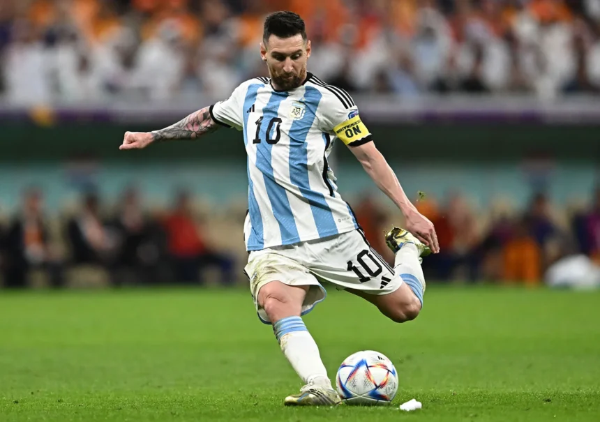 fotbal messi l a depasit pe pele la numarul de goluri din lovituri libere directe 69c2615784622