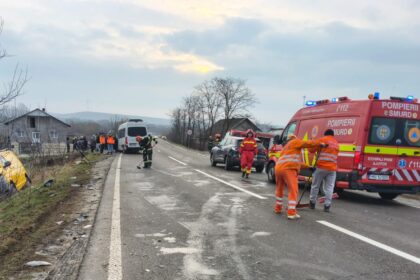foto accident rutier in judetul iasi patru vehicule implicate trafic blocat pe un sens 69ca1cde2fcd0