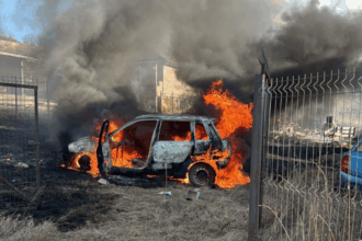 foto autoturism cuprins de flacari in holboca masina a ars ca o torta 69aae94c9a65b