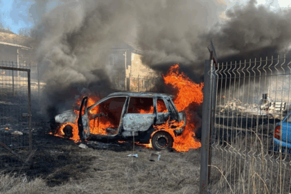foto autoturism cuprins de flacari in holboca masina a ars ca o torta 69aae94c9a65b