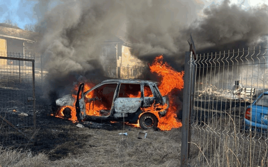 foto autoturism cuprins de flacari in holboca masina a ars ca o torta 69aae94c9a65b