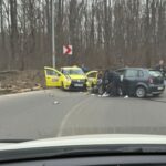 foto doua masini s au ciocnit frontal pe drumul spre aeroportul iasi 69b7c3e50b05a