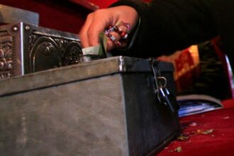 hot din iasi oprit de o jandarmerita sa fuga cu banii sustrasi dintr o manastire din valcea 69a777f3edd29