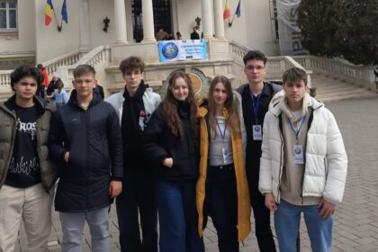 iata i pe performeri bravo lor desaga plina cu premii si calificari internationale ale elevilor ieseni la olimpiada nationala de lingvistica 69c72fd56cf6f