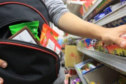 ieseanca prinsa dupa ce a furat marfa de la profi in valoare de aproape 2 000 de lei tot atat a fost si amenda penala aplicata de instanta 69af78745a64c