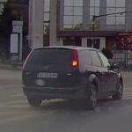 inconstienta totala in trafic la iasi sofer filmat facand slalom printre pietoni pe trecere la fundatie video 69c4ebe66fa0a