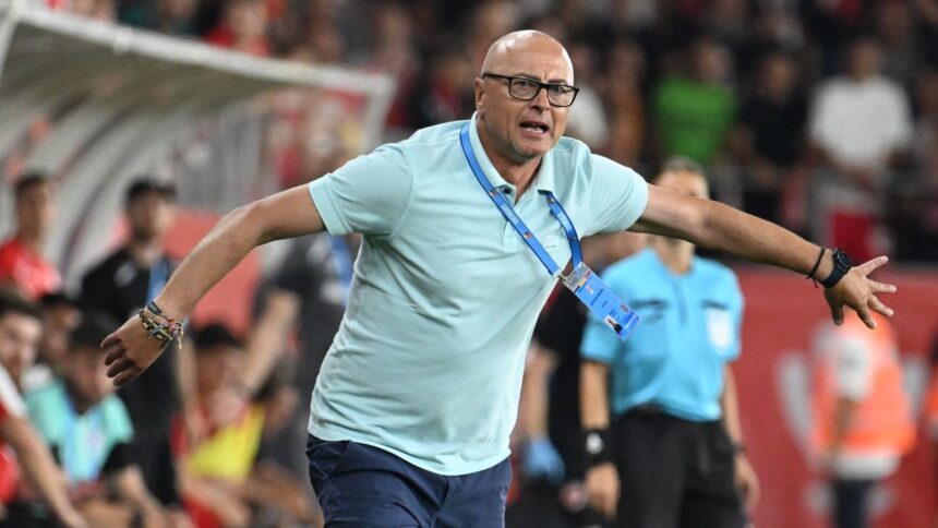 leo grozavu demis de la fc botosani cine e favorit sa ii ia locul 69a5c652b8f3c