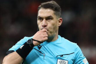 liga europa bologna a invins as roma scor 4 3 dupa prelungiri si s a calificat in sferturi meciul a fost arbitrat de istvan kovacs 69bcea307e473