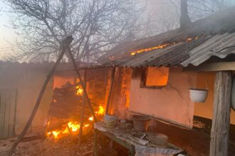 locuinta cuprinsa de flacari in comuna movileni 69b6e4b8812c8