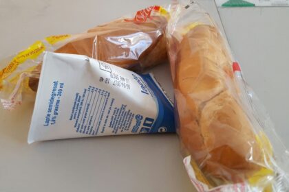 nimic nou in meniul copiilor din scoli si gradinite cj a respins singurele oferte inscrise la ultima licitatie pentru produse lactate si de panificatie 69af7be6a855c