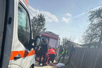 o ambulanta aflata in misiune a accidentat mortal un barbat aflat pe carosabil 69b95d89024ea