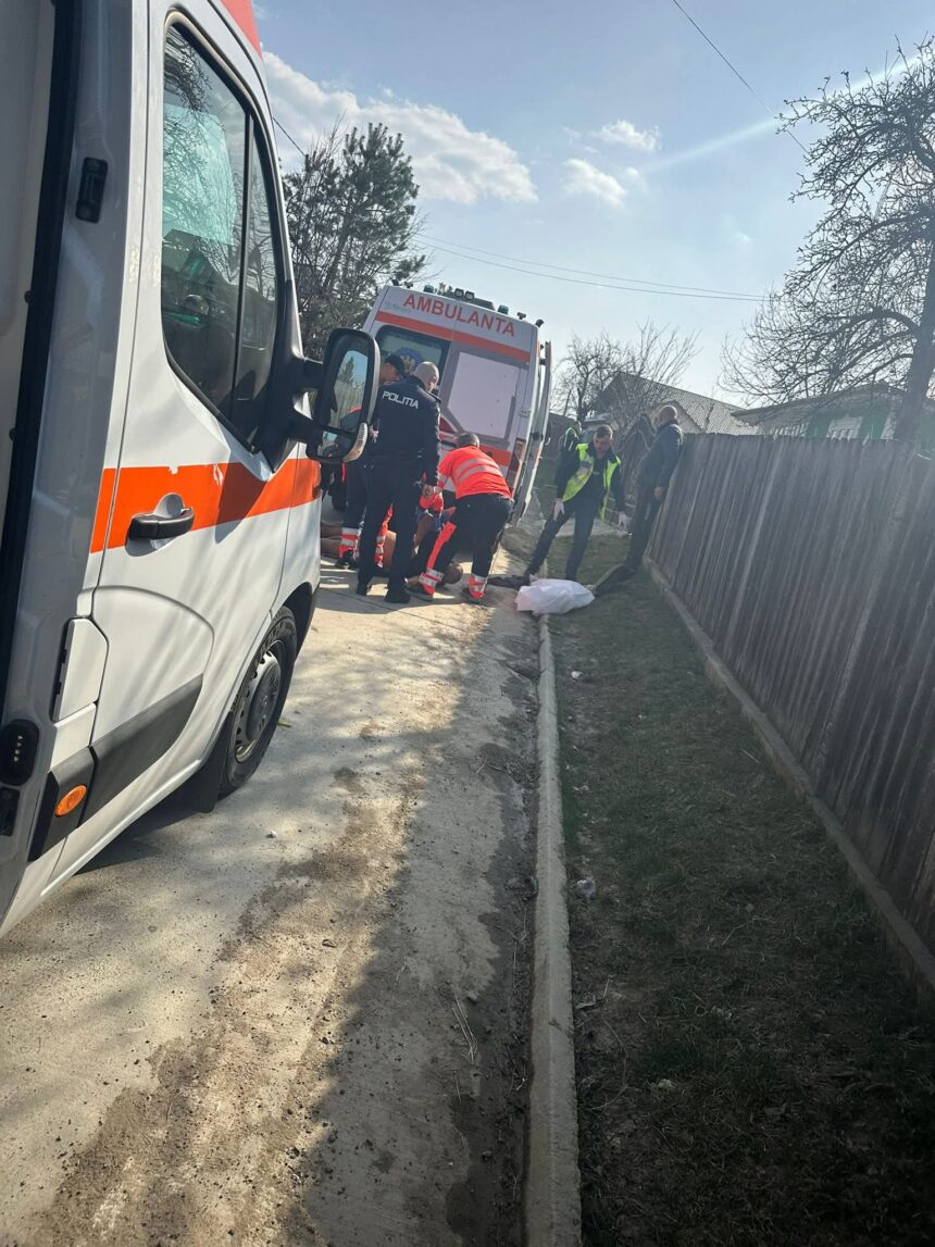 o ambulanta aflata in misiune a accidentat mortal un barbat aflat pe carosabil 69b95d89024ea