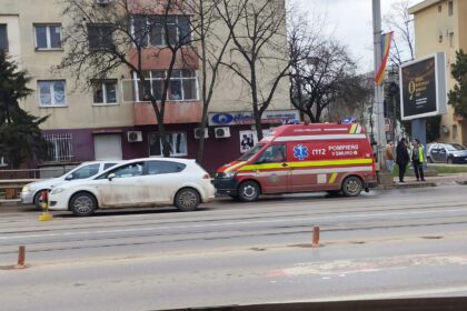 o persoana a fost ranita dupa ce un autoturism a acrosat o pe trecerea de pietoni 69bbe117384bd