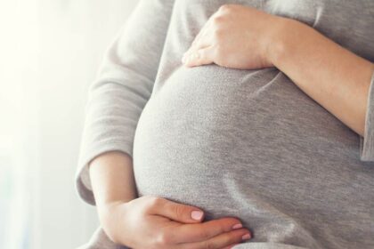 o tanara cu handicap din galati a fost violata de tatal vitreg si de fratele lui ororile au iesit la iveala cand mama fetei a murit 69b2ddf07fe60