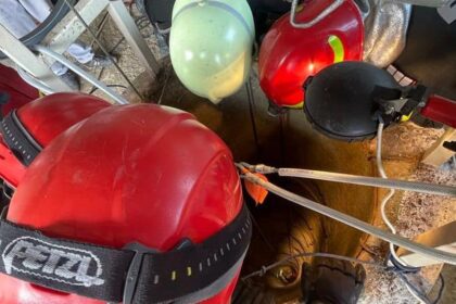 pompierii doljeni au salvat o femeie de 72 de ani care cazuse intr o fantana adanca de 20 de metri 69c109f544f06