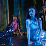 premiera la teatrul luceafarul din iasi mica sirena o reinterpretare a povestii lui hans christian andersen cu design video si coregrafie 69cb12dc8770c