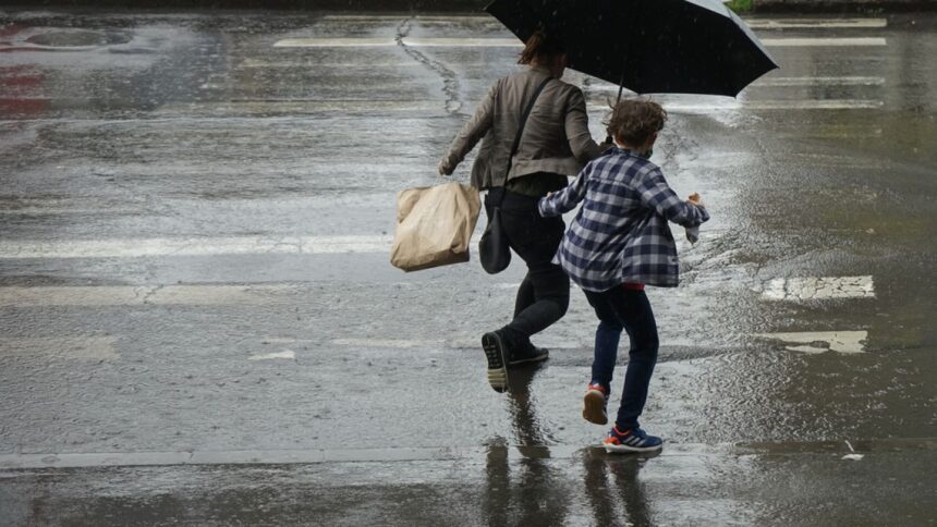 prognoza anm intensificari ale vantului si ploi in toata tara pana marti la munte continua ninsorile 69ca2bf32ba1c