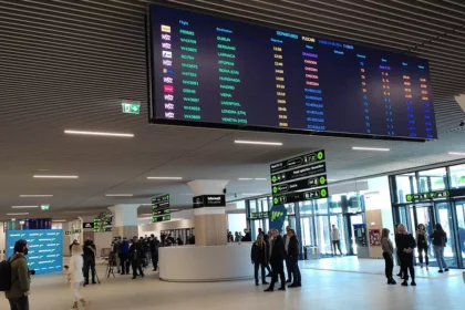 programul zborurilor de pe aeroportul iasi nu se mai vede din afara tarii pagina de internet a aerogarii se afiseaza eronat 69c72fdeefc56