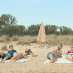 regizoarea cecilia stefanescu vine la iasi alaturi de actrita bianca cuculici pentru filmul un loc sigur 69b7e491434f4