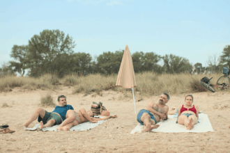 regizoarea cecilia stefanescu vine la iasi alaturi de actrita bianca cuculici pentru filmul un loc sigur 69b7e491434f4