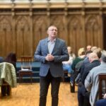 reorganizari cu reduceri de posturi in comunele judetului intalnire la palatul culturii prefectul clarifica regulile din ordonanta primarii explica temerile lor 69c33b88701cc