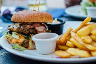 romanii mai traiesc doar 13 ani de viata sanatoasa dupa 50 de ani ocde recomanda taxe mai mari pentru alimentele nesanatoase 69ba9b86a9270