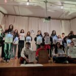 scena teatrului luceafarul din iasi cucerita de elevi incepe festivalul hai la teatru 69b217e28cc9b