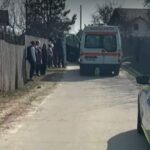 sfarsit tragic pentru un barbat din iasi a fost lovit mortal de o ambulanta care dadea cu spatele 69ba4e2e9ea9b