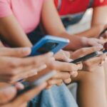 sondaj inscop peste 80 dintre romani sustin o varsta minima pentru social media varsta de 16 ani pragul favorit 69c110fd015a2