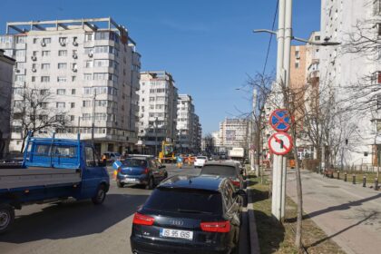 trafic infernal in pacurari pe sensul spre fundatie politia la fata locului foto 69b3c14b6f92a