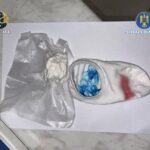 traficant prins in flagrant cu droguri in soseta 69baa0f8bc674