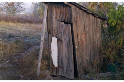 tragedie in neamt o femeie de 45 de ani a murit dupa ce a cazut in latrina unei gospodarii 69bed073db3d6